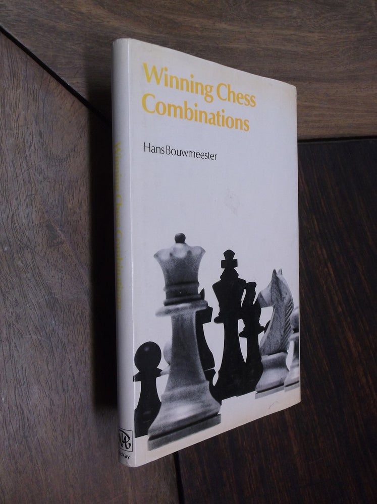 Item #10571 Winning Chess Combinations. Hans Bouwmeester.