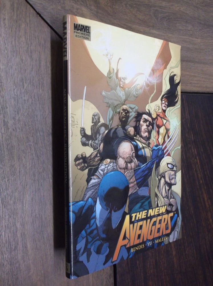 Item #21651 New Avengers Vol. 6: Revolution (v.6). Brian Michael Bendis, Alex Maleev, Leinil Francis Yu.
